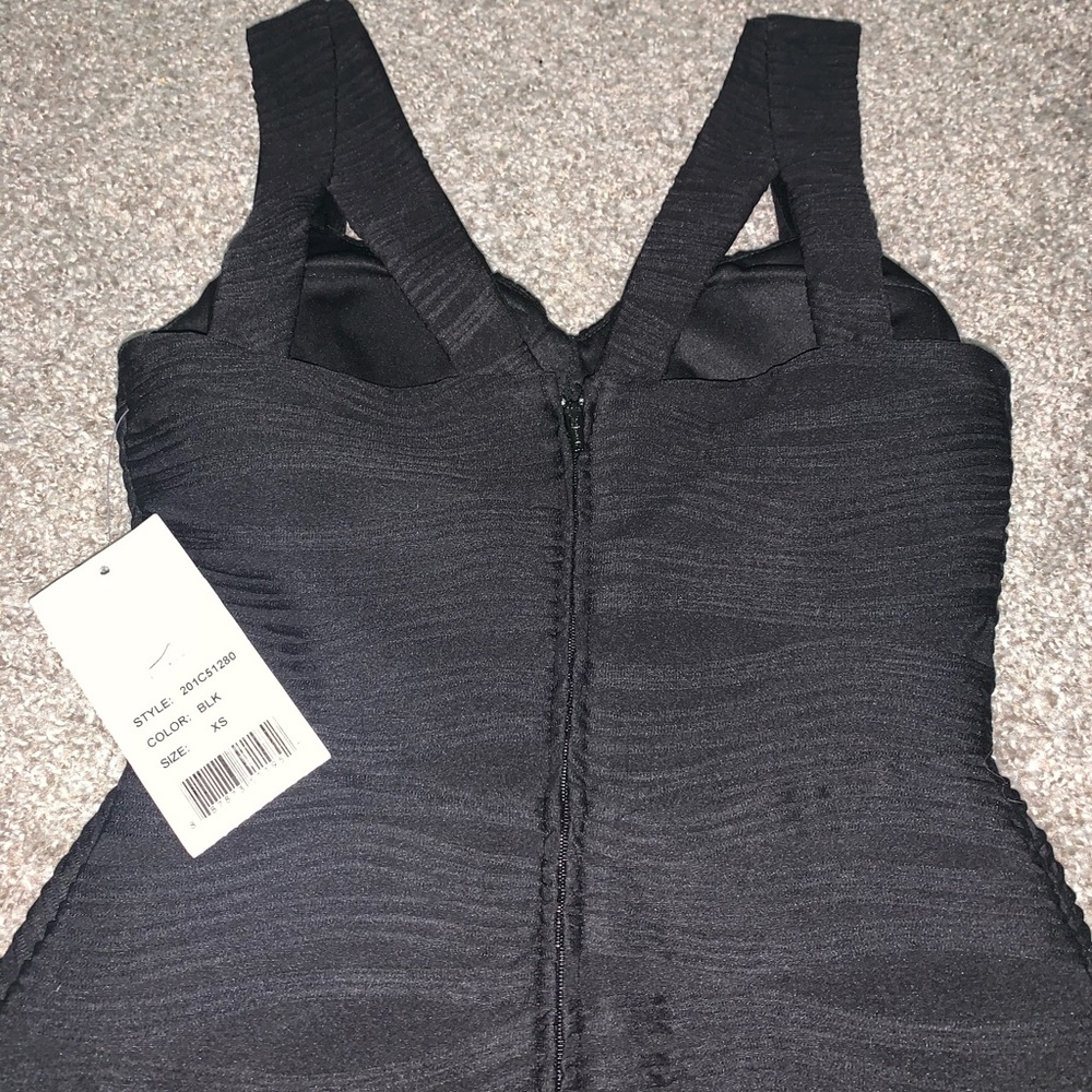 Hailey Logan by Adrianna Papell Body Con Dress - Picture 5 of 5